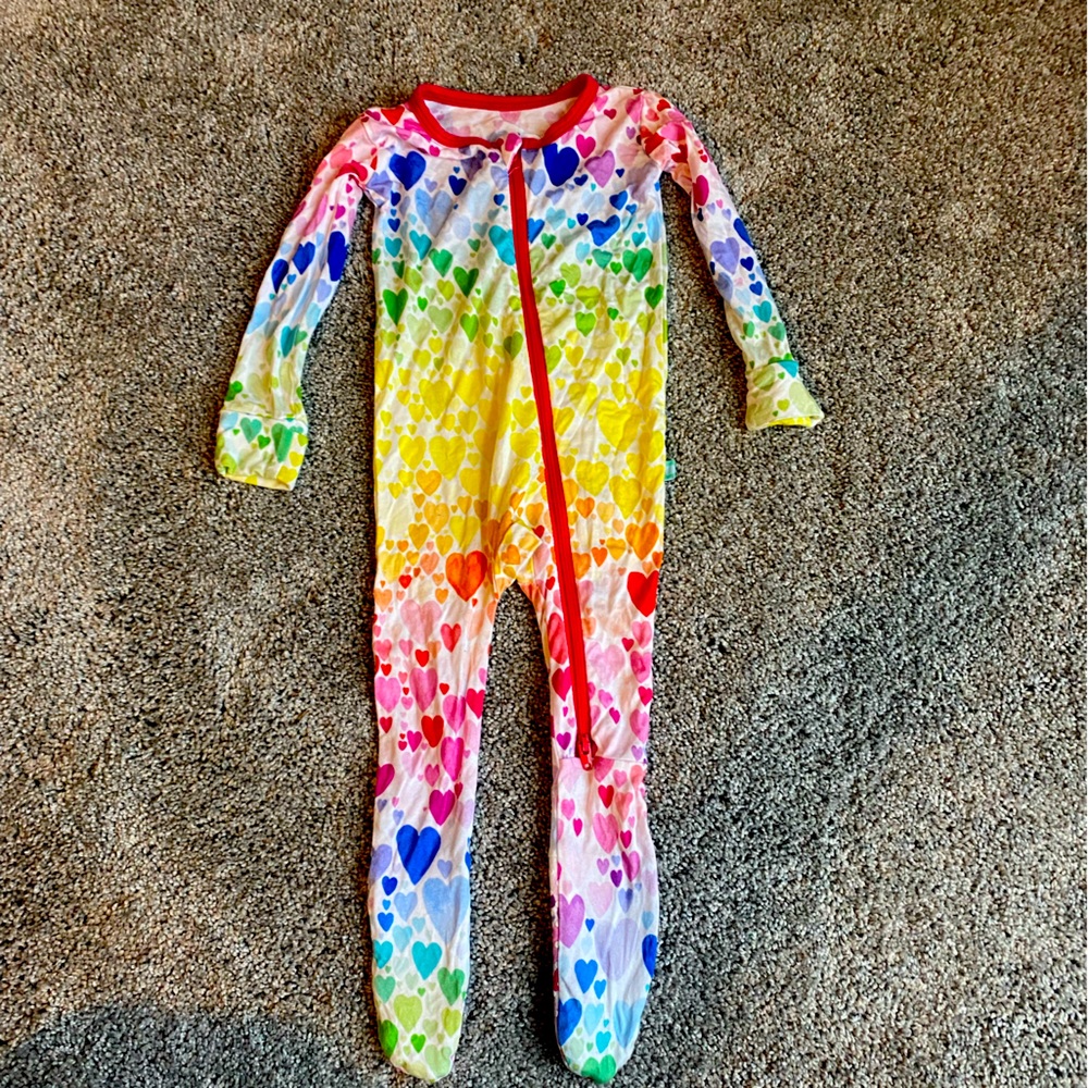 Macaron and me sleeper size 6-9 months, colorful rainbow hearts
